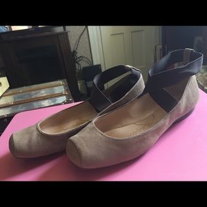 Jessica Simpson ballet flats w crossover elastics